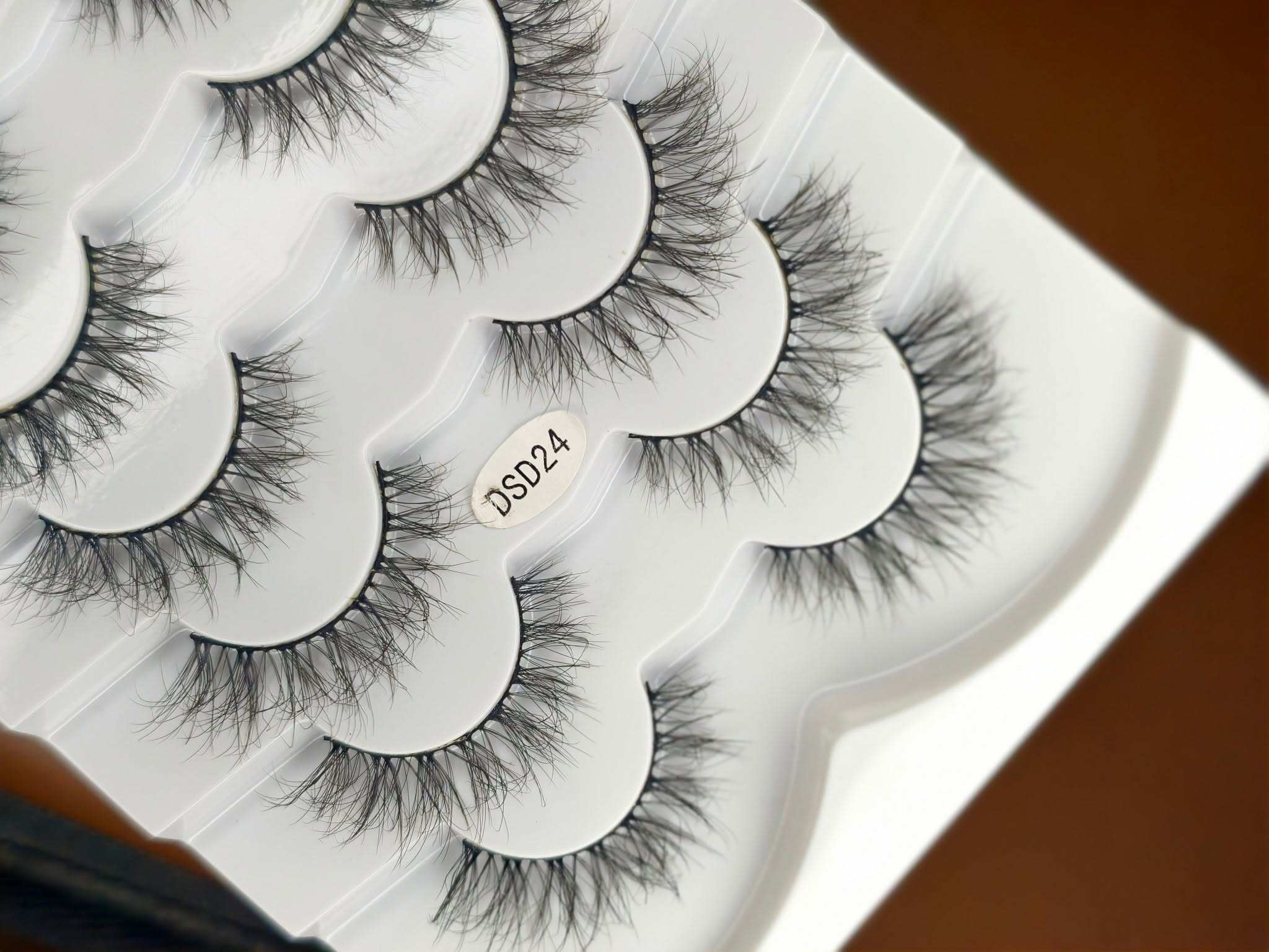Extremly Natural lightweight lash-Dsd24