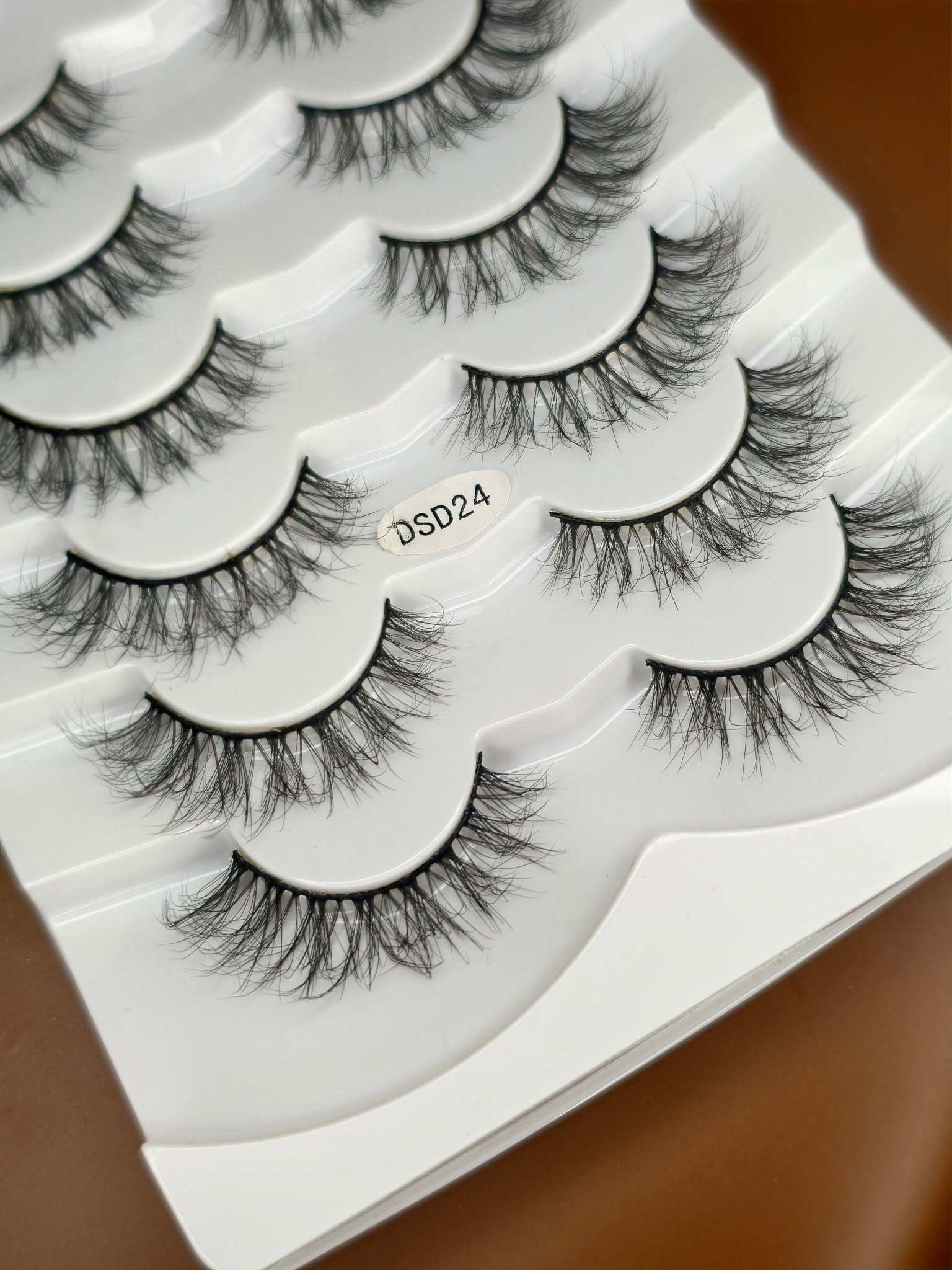 Extremly Natural lightweight lash-Dsd24